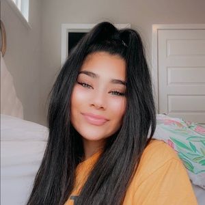 Meet your Posher, Carli